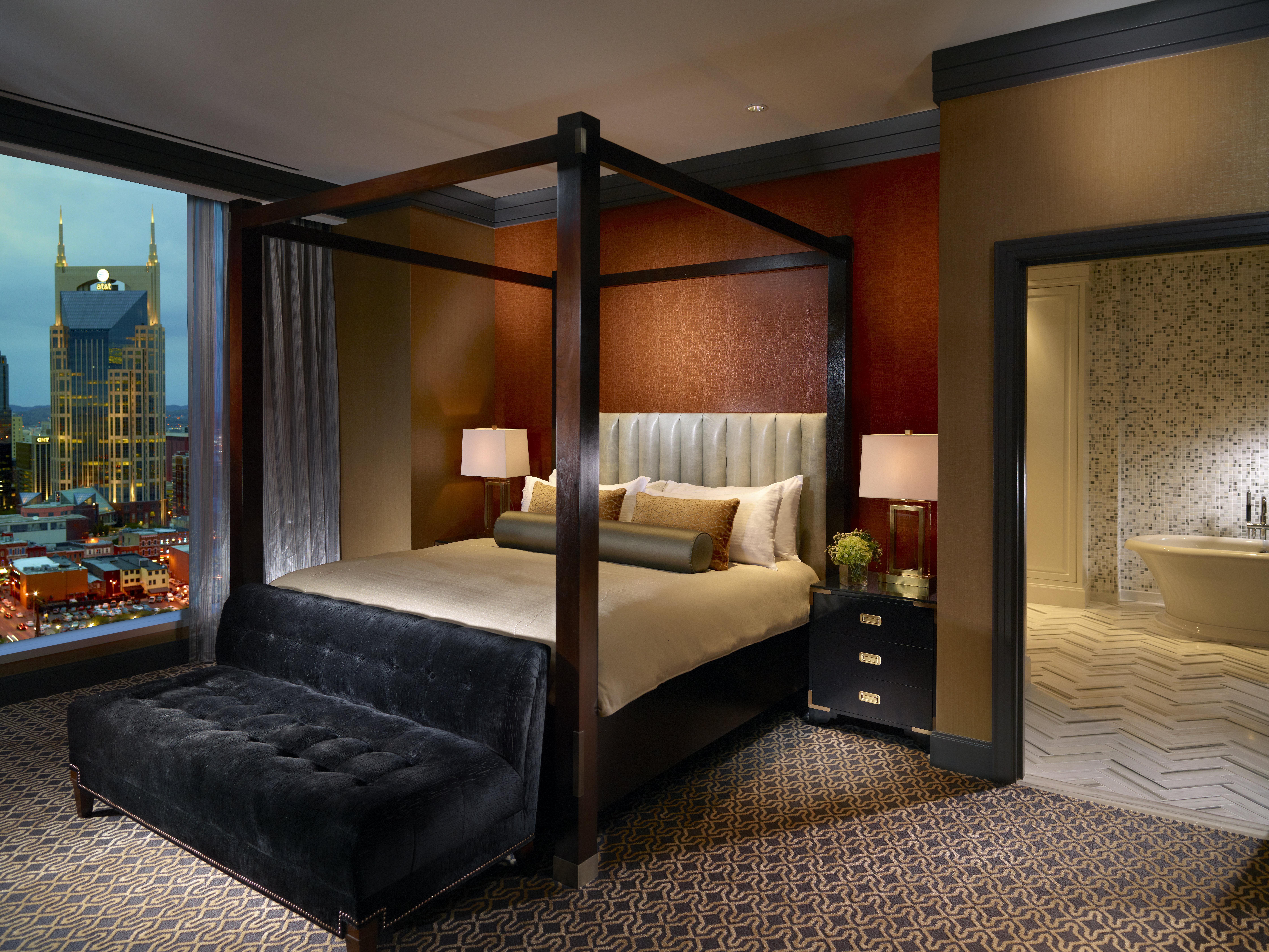 Omni Hotel 4*